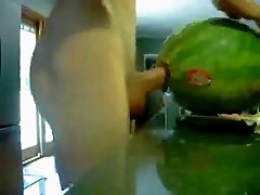 Mein Ex fickt eine Melone