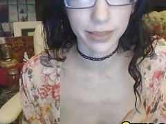 Nerdy Webcam Babe Masturbate her Pussy